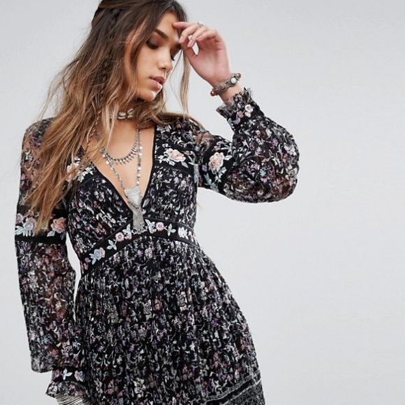 Free People Dresses & Skirts - Free People Cherry Blossom Embroidered Dress